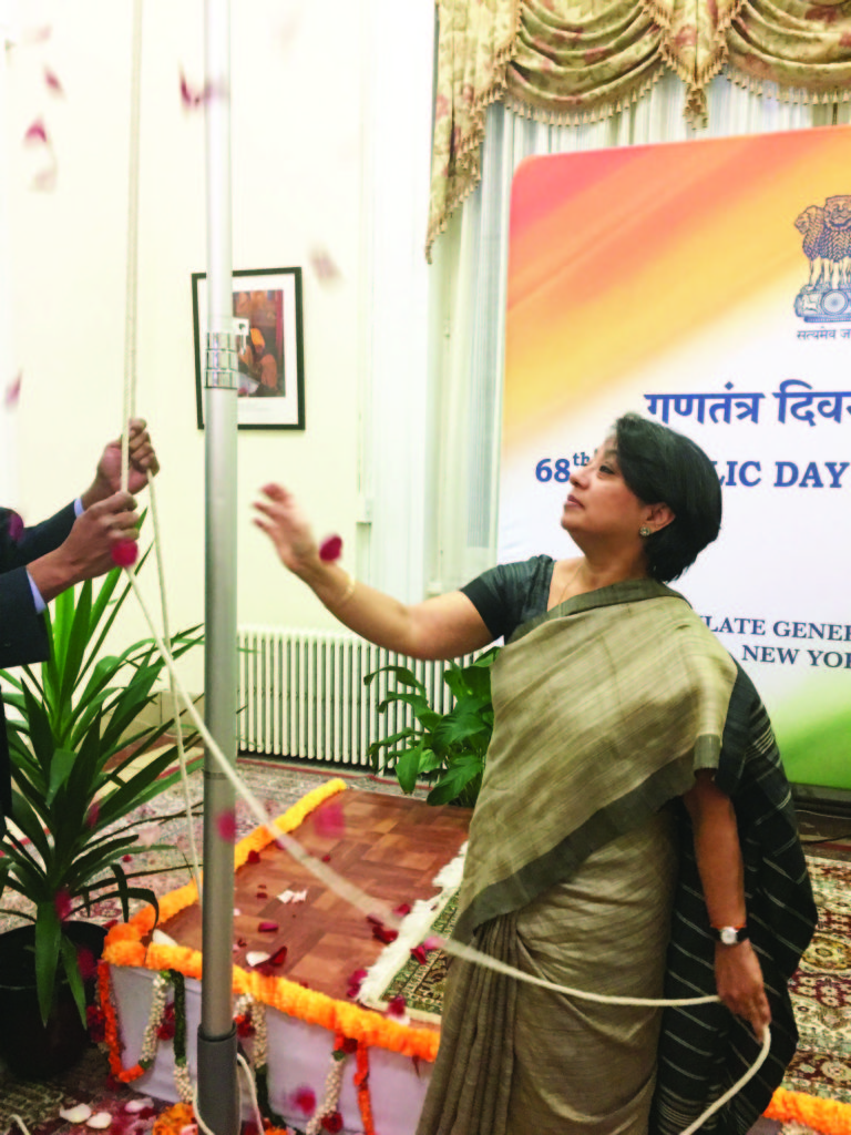 Consul General of India in New York, Ambassador Riva Ganguly Das hoisting the Indian national flag