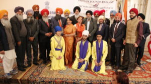 Consul General presents a plaque to Gurdwara Baba Makhan Shah Lobana