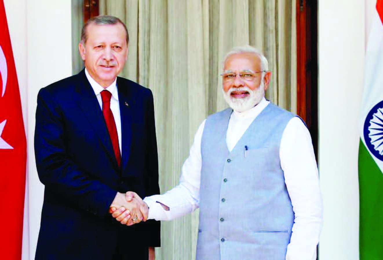 Turkish President Recep Tayyip Erdogan being welcomed by Prime Minister Narendra Modi Photo courtesy PTI