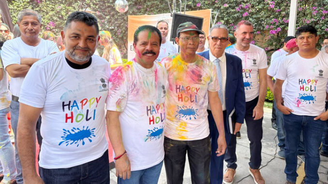 Several prominent dignitaries from Guatemala participated in the Holi Celebrations